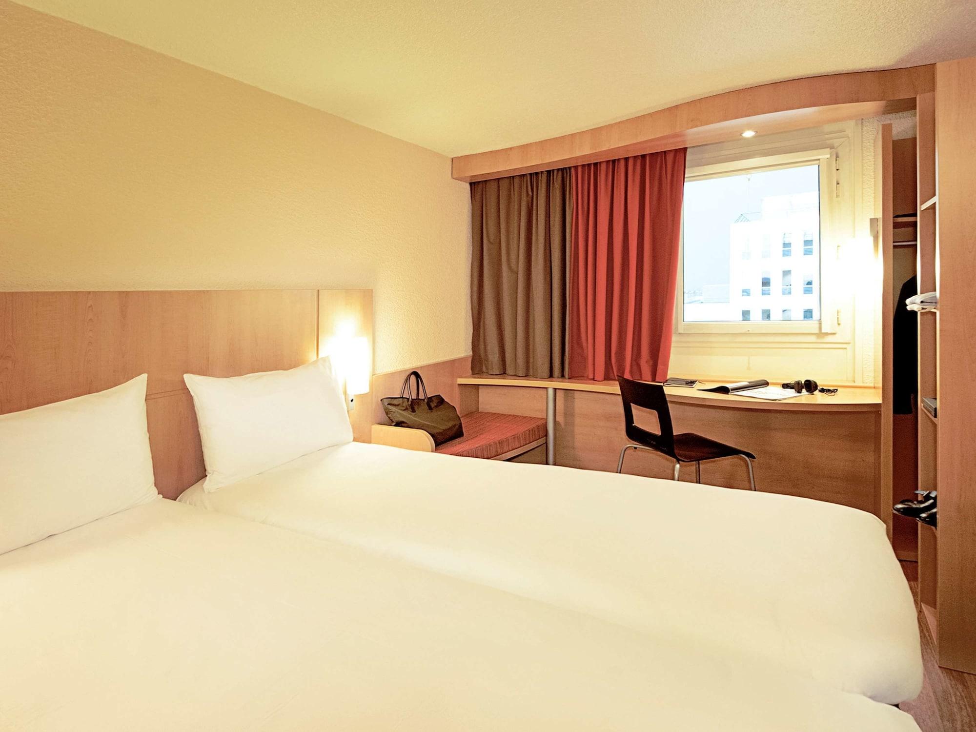 Ibis Car Ferry 3*